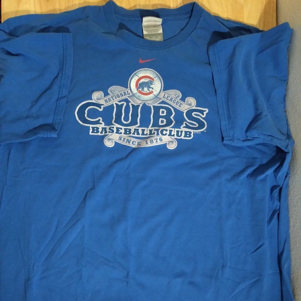 Nike Center Swoosh Chicago Cubs Logo T-Shirt